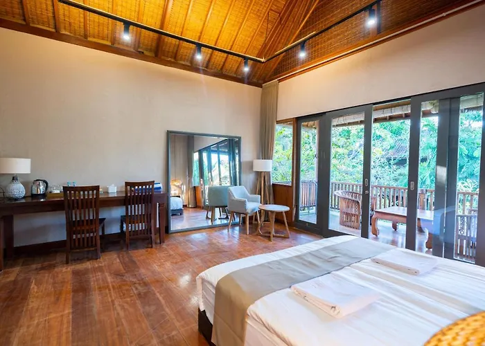 The Pause - Soca Hotel *